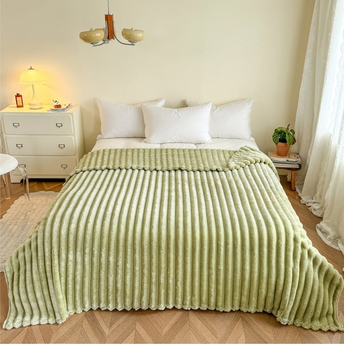 Thickened rabbit plush&milk velvet cover blanket